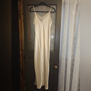 Victorias Secret Long Cream Silk Nightgown sz Large 100%Silk Bridal